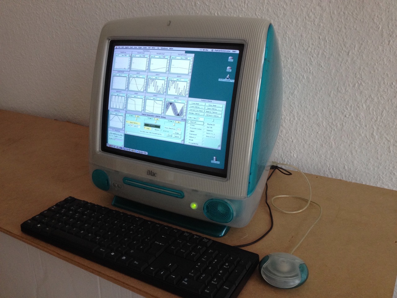 iMac G3 blueberry